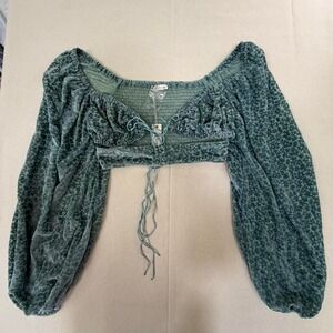 Green velvet crop‎ top with tie front #velvet #croptop